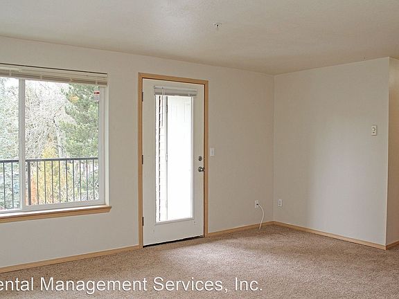 4th image of 11712 SE Powell Blvd #13
