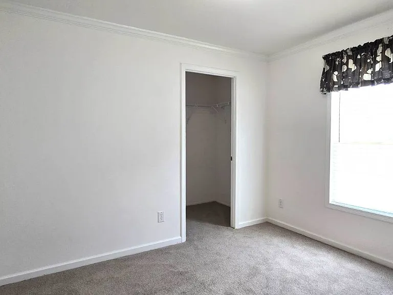 920 S Katie Ave — Photo 9