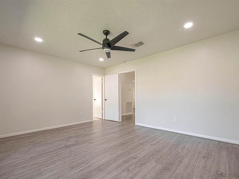 416 Heatherwood Ct — Photo 23