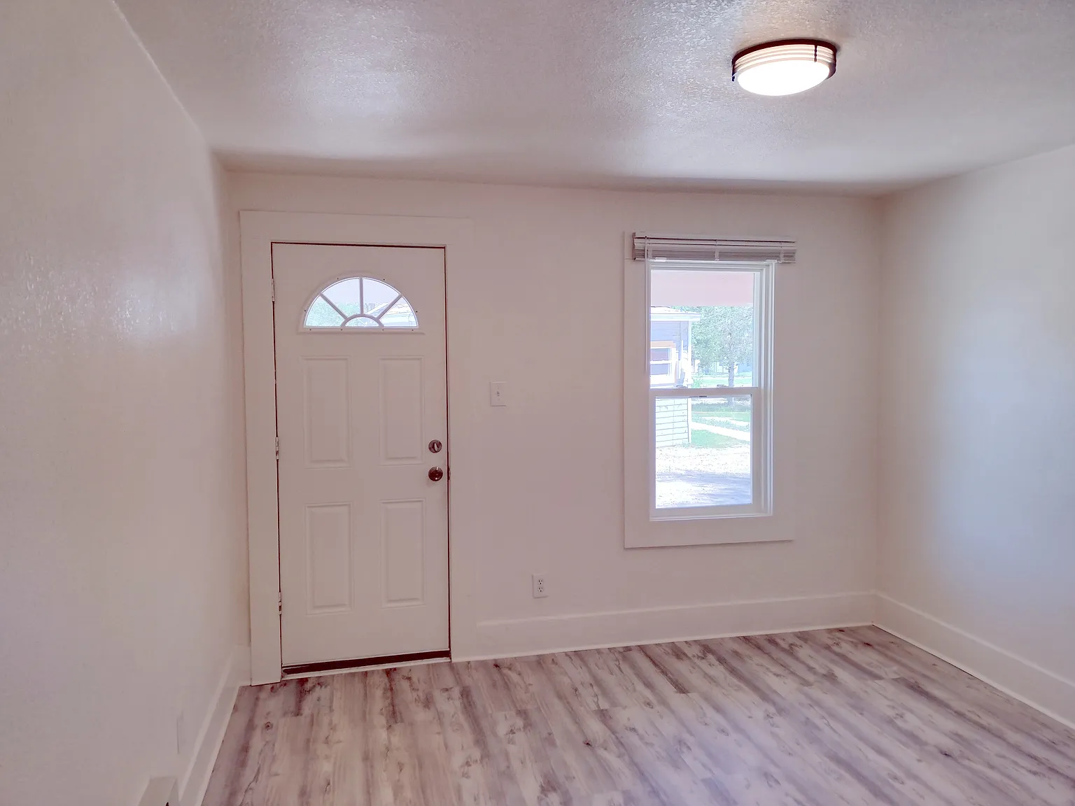 1 bed, $1,100 — Photo 4