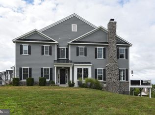 8 Elizabeth Ln, Doylestown, PA 18901