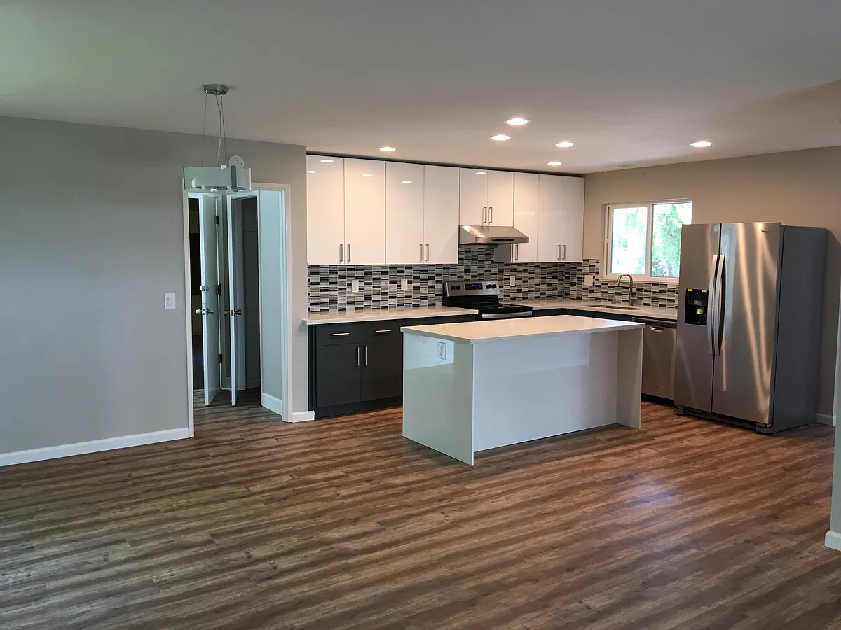 Building Photo - 92 Oakwood Dr