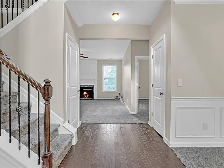 568 Garden View Ct — Photo 3