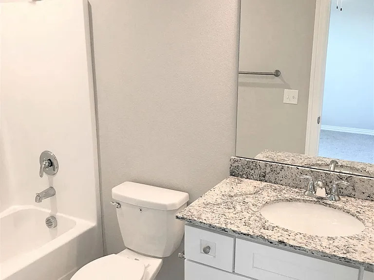 B3 (1-car) Guest Bath