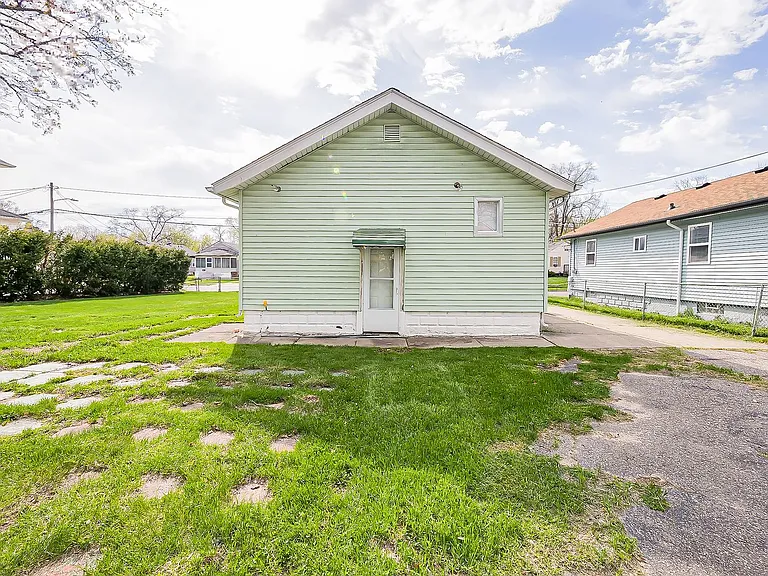 245 S Edith St — Photo 27