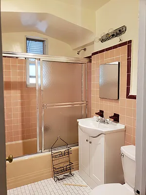 Rented by Aidonis Realty | media 4