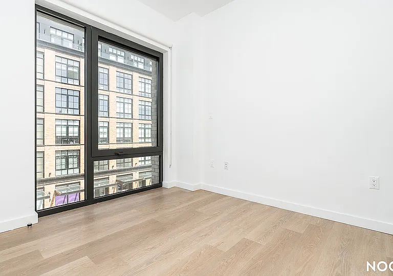 527 Grand Ave #306 — Photo 10