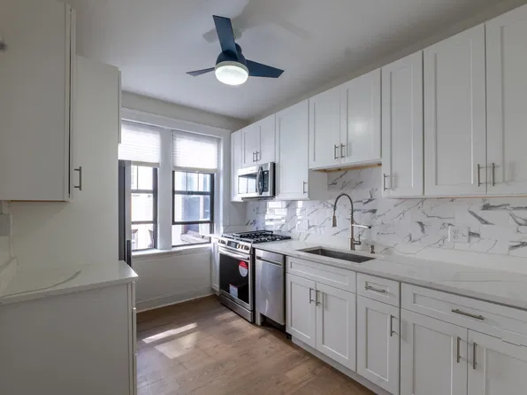 29 Mount Hood Rd APT 8, Brighton, MA 02135
