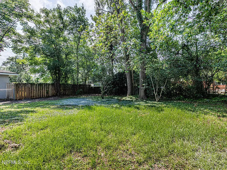 1404 Jean Ct — Photo 21