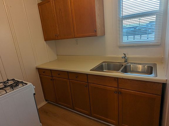4th image of 4432 Pacific Hwy #26