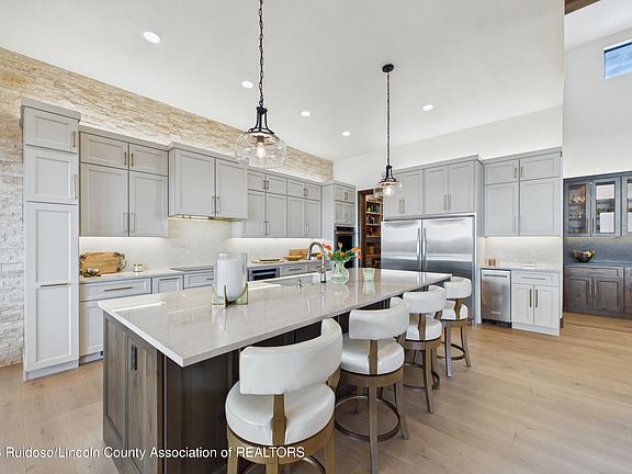 4th image of 121 Moon Dance Rdg