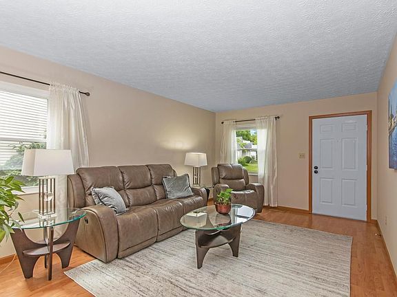 2nd image of 3805 Heatherglen Dr