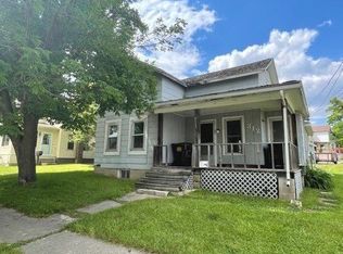 312 W Stearns St, Freeport, IL 61032