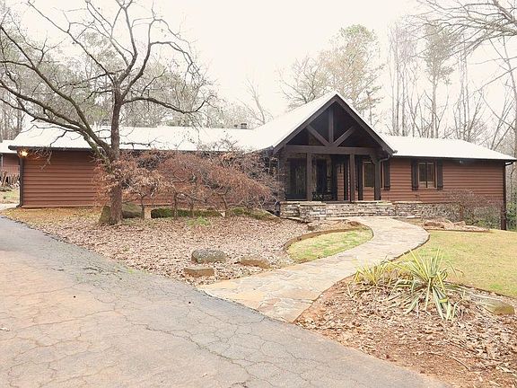 2nd image of 275 Roberts Rd