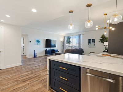 321 S San Vicente Blvd APT 707, Los Angeles, CA, 90048