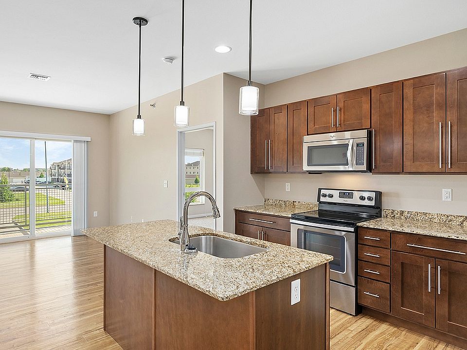 1. Stone Creek B - Kitchen