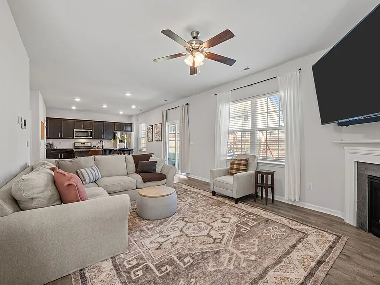 1009 Chiles Dr — Photo 38
