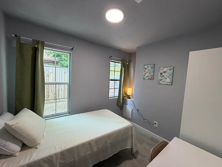 714 SW Dallas St — Photo 14