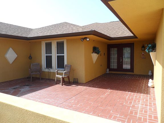 2nd image of 720 SE Seahouse Drive
