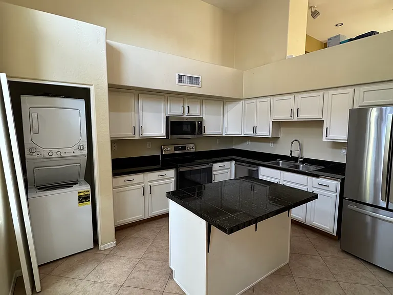 724 S Beck Ave #724 — Photo 3