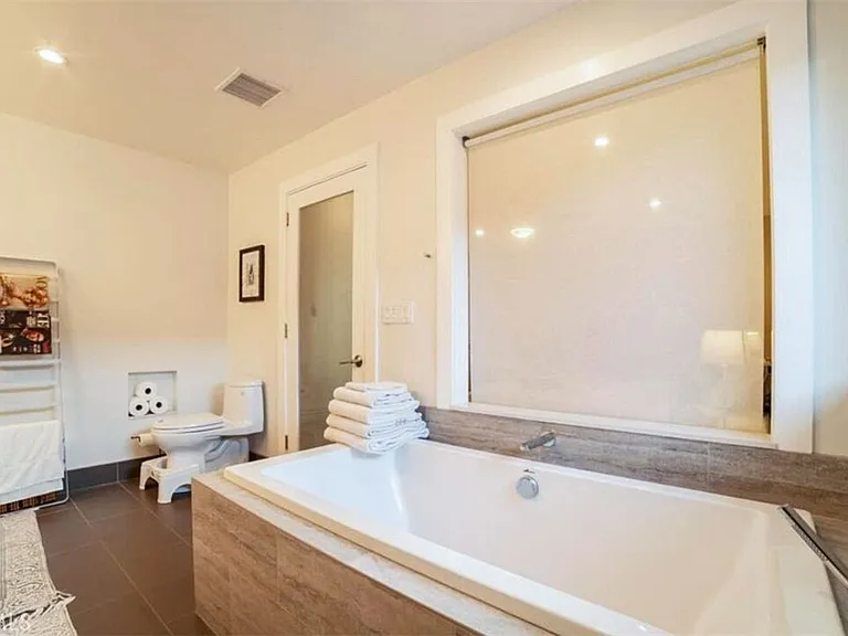 1530 Marine Ave — Photo 19
