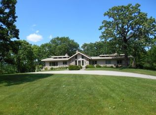 W329S3175 Bryn Mawr Rd, Dousman, WI 53118