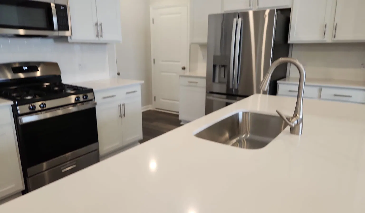4 bed, 2132 sqft, $2,200 — Photo 4