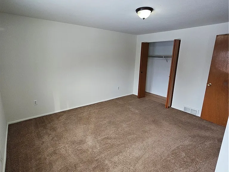 111 Sprague Rd — Photo 12
