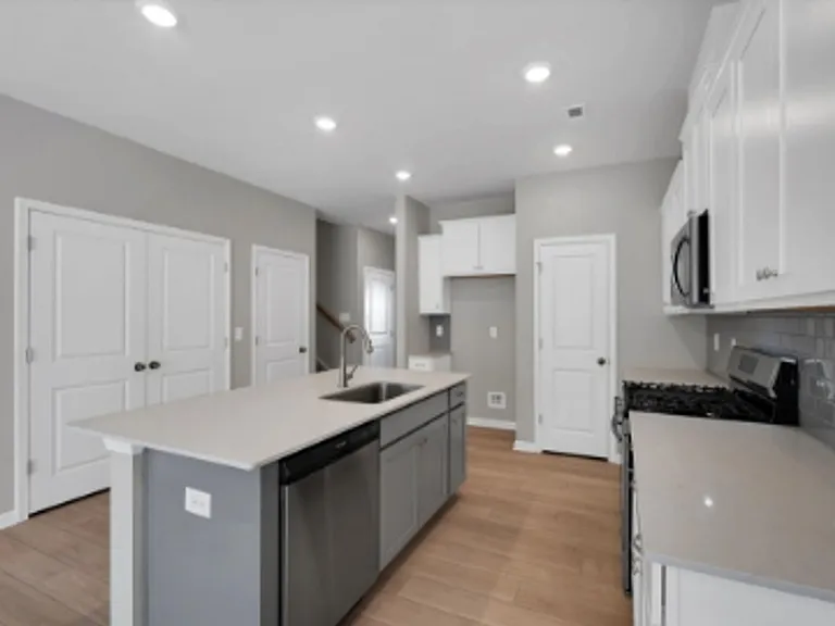 40 Ferryhill Dr — Photo 8