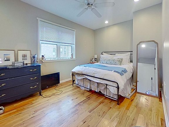 3rd image of 737 W Briar Pl #739-2R