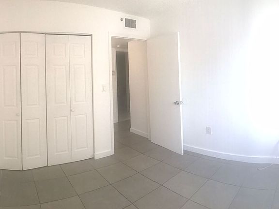 5th image of 1020 NW 7th Ave #1091-106