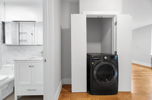 Rented by REAL New York | media 21