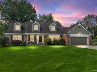 31961 Robinhood Dr, Beverly Hills, MI