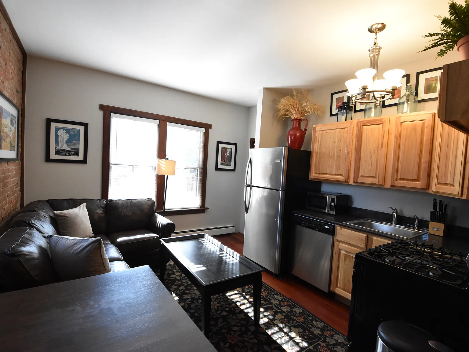 Studio, 400 sqft, $1,895 — Photo 3