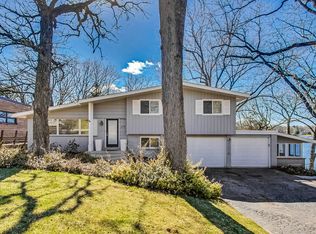 277 Banbury Rd, Mundelein, IL 60060