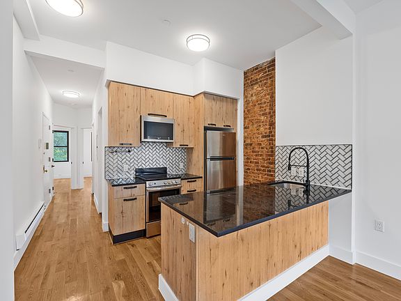3rd image of 1094 Dean St #4A