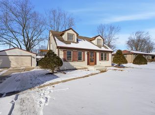 1104 Stead Dr, Menasha, WI 54952