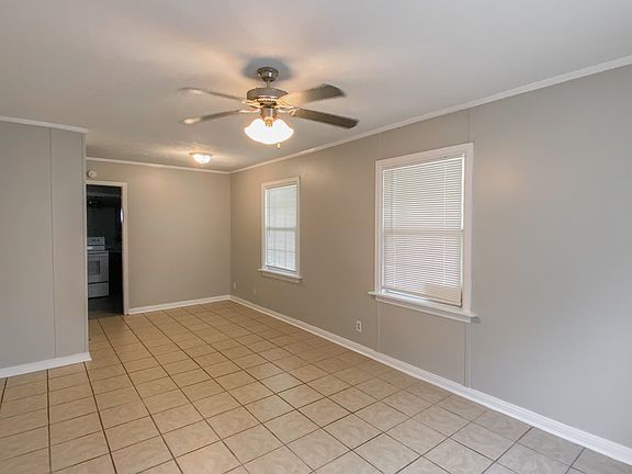 3rd image of 1739 Broadmoor Dr