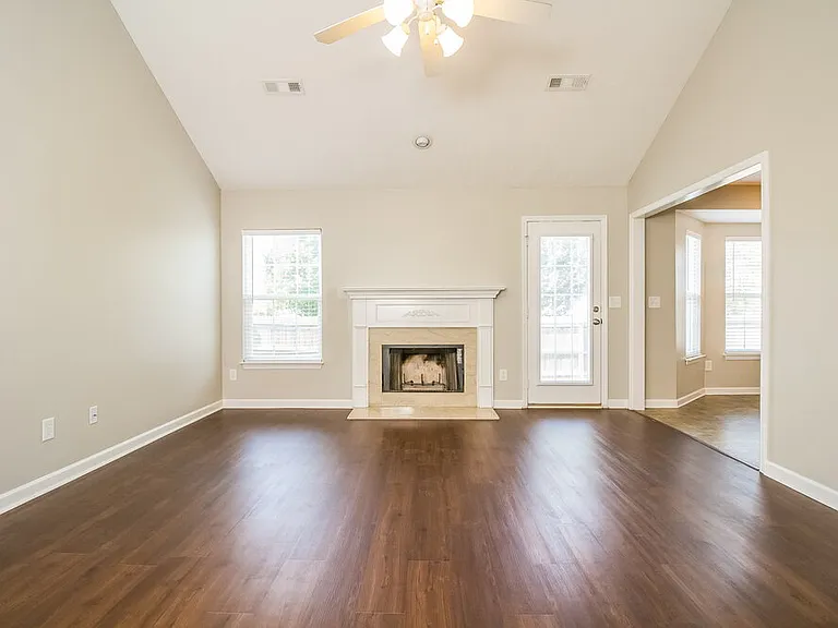 3003 Deer Trail Dr — Photo 2