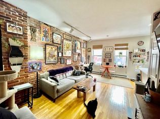 10 Garden Court St #5, Boston, MA 02113