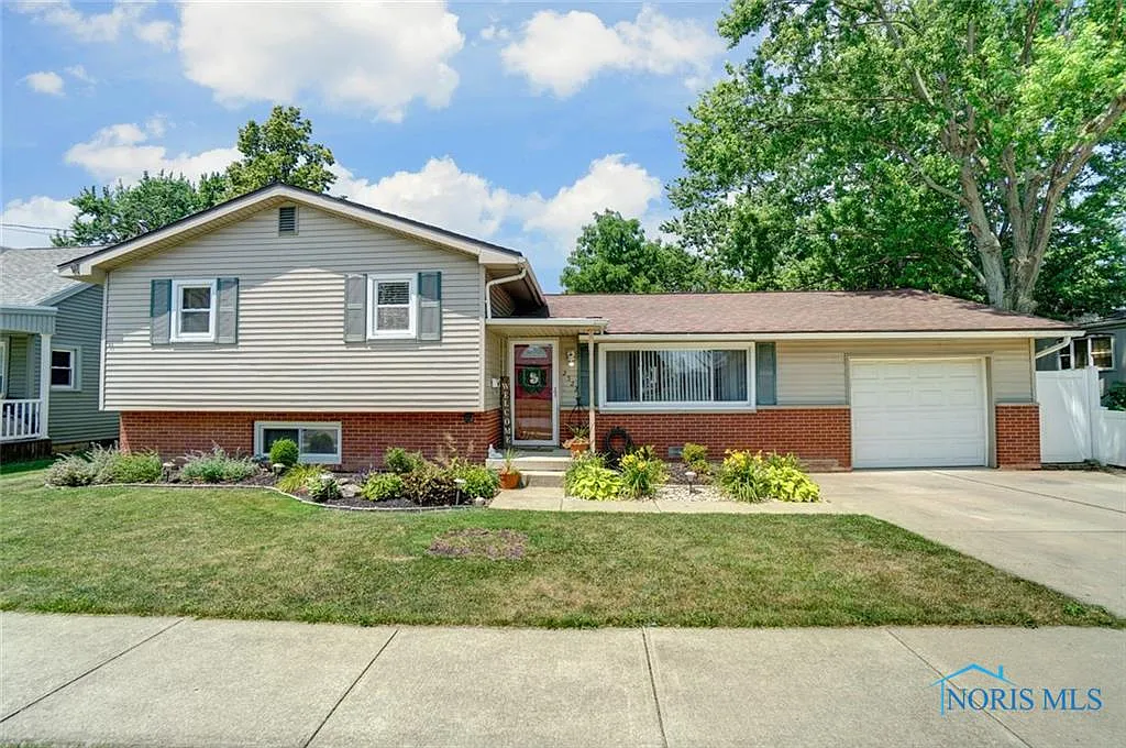 2522 Beecher St photo 1