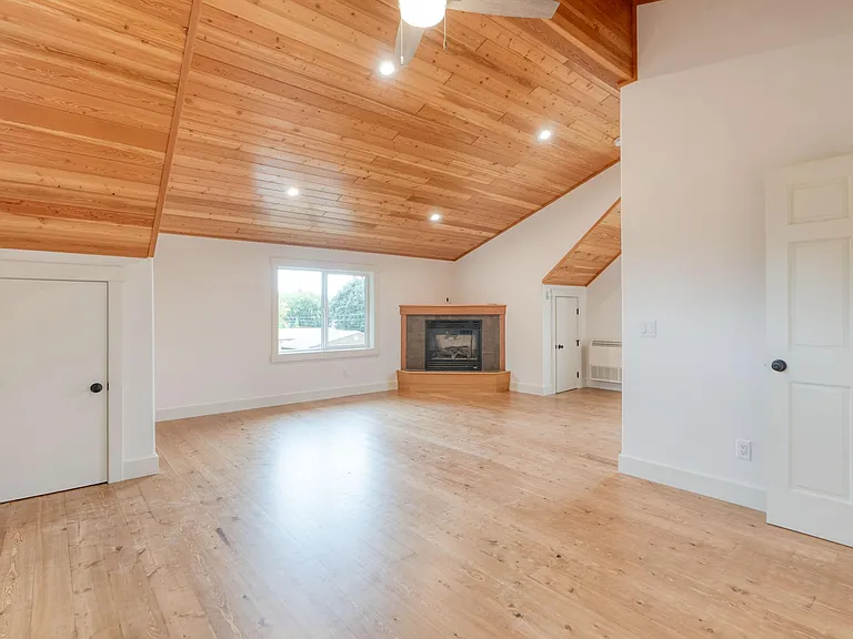 Master Bedroom - cathedral & wood ceiling