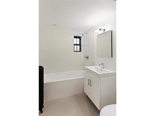 Rented by Golden Lioness Corp | media 14