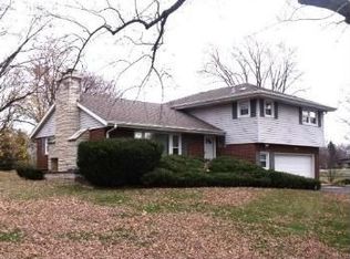 700 Crest Ave, Schaumburg, IL 60193