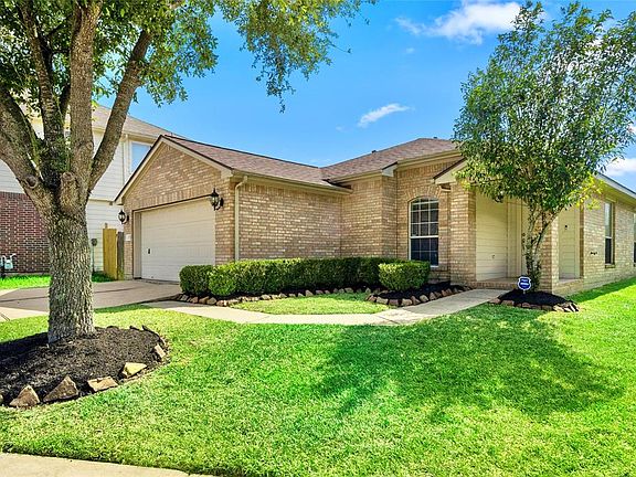 2nd image of 27 Oakland Park Drive