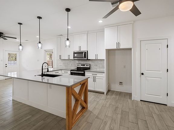 4th image of 145 Barcelona St