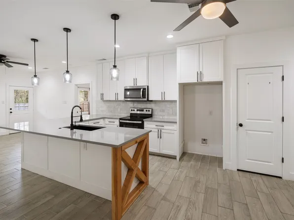 145 Barcelona St, Mabank, TX 75156