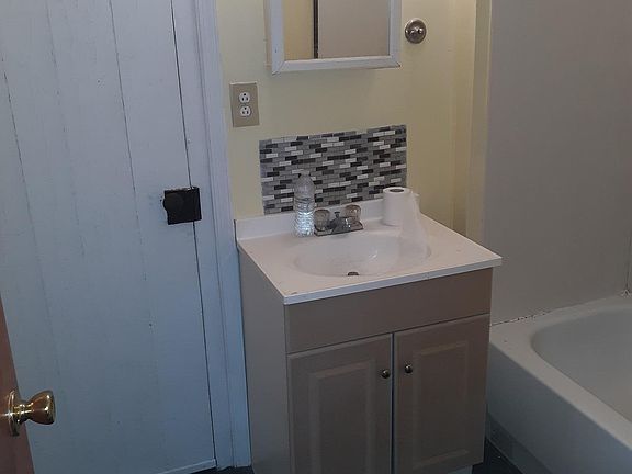 5th image of 46 W Ridge St