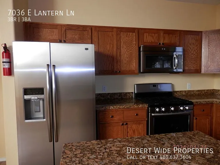 7036 E Lantern Ln E — Photo 6