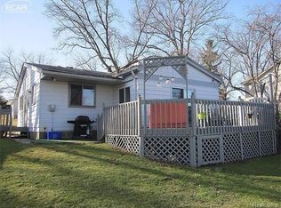 5854 Bullard Rd, Fenton, MI 48430